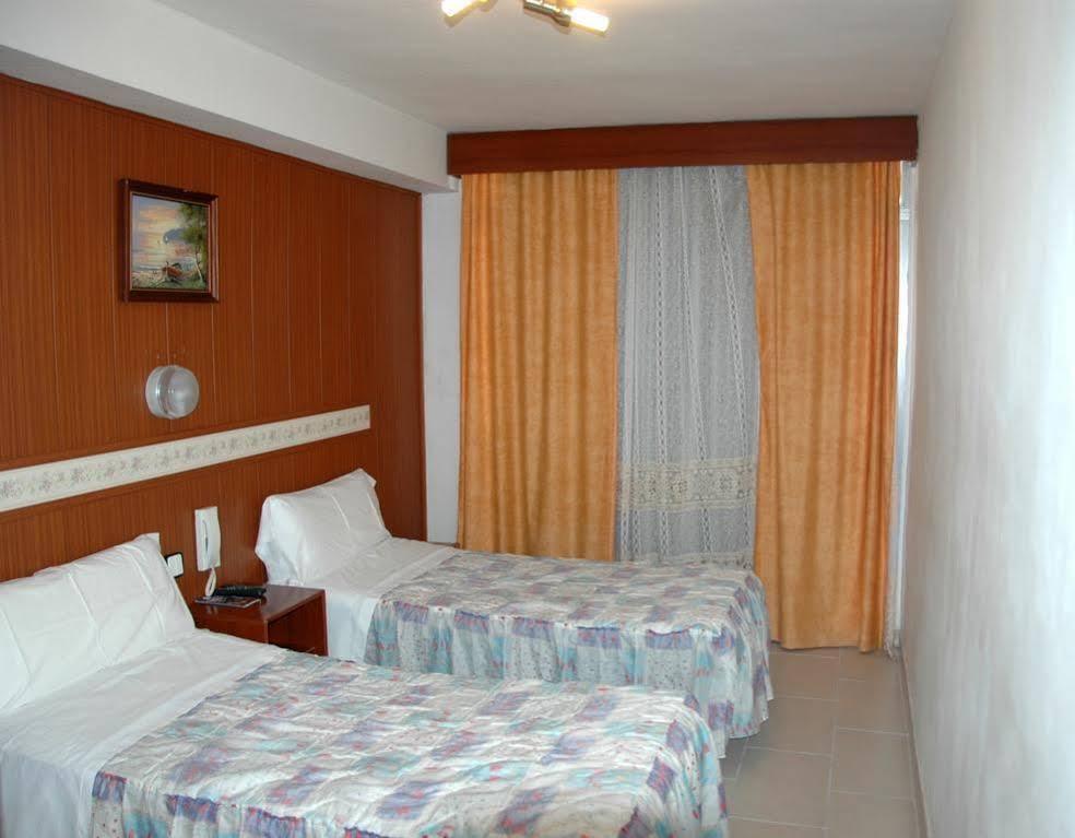 Pension Venecia Salou Exterior foto