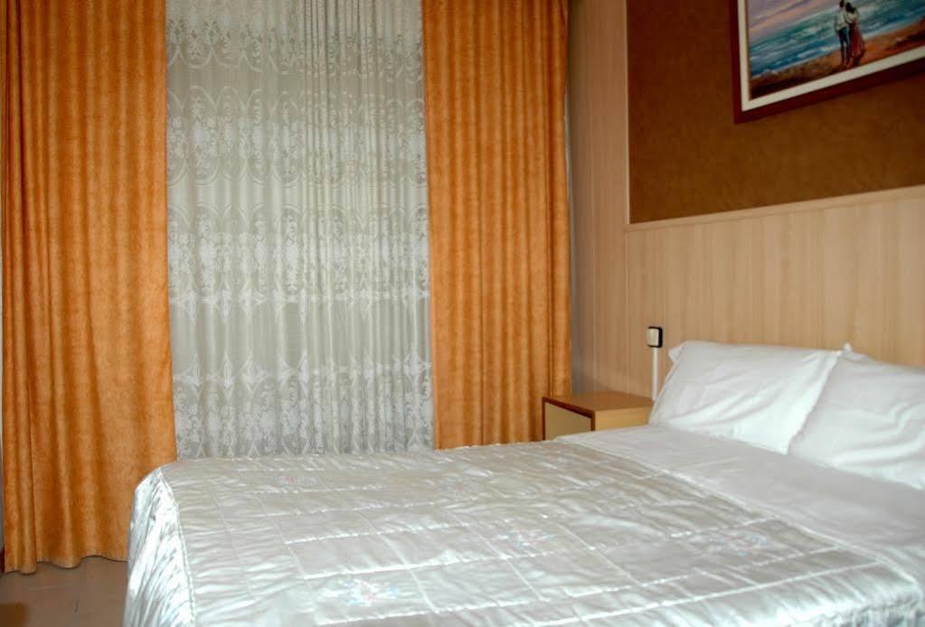 Pension Venecia Salou Exterior foto
