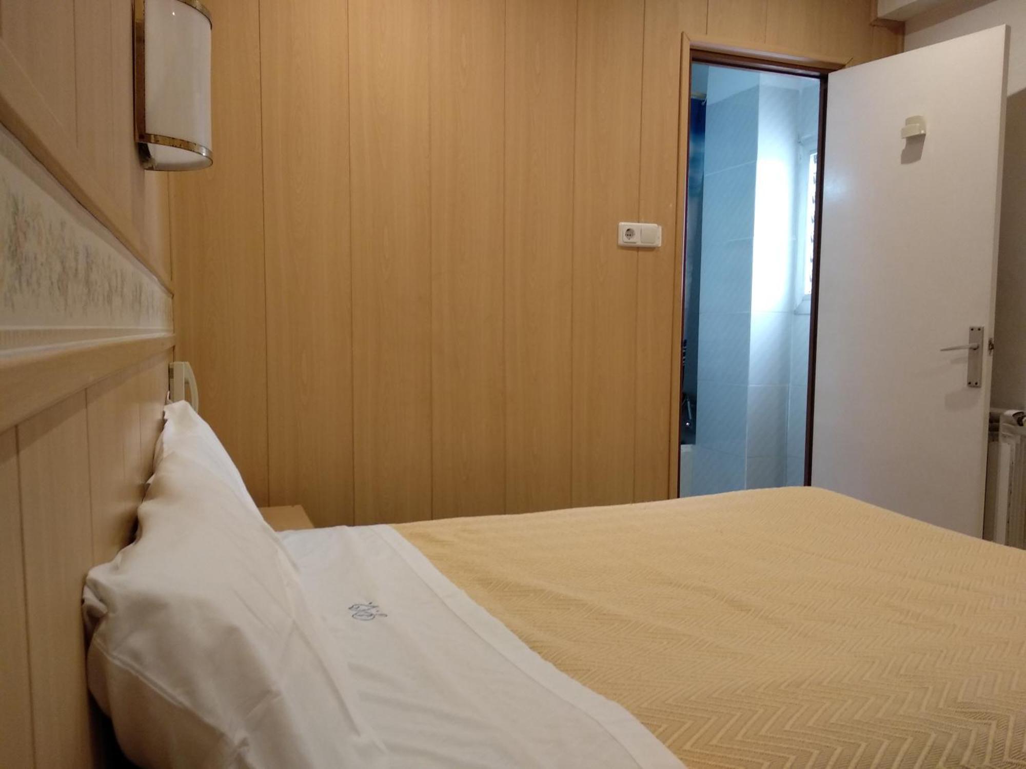 Pension Venecia Salou Zimmer foto